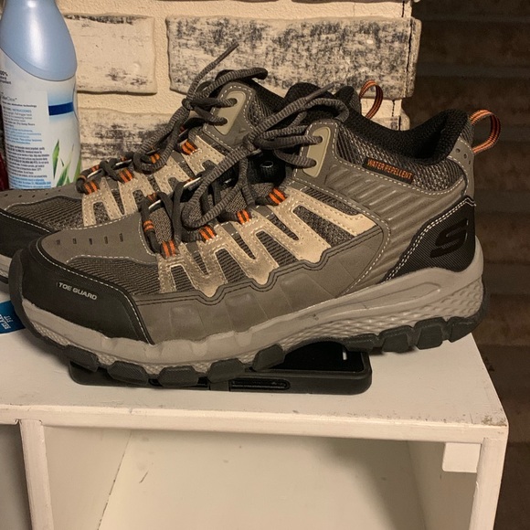 sketcher hiking boots